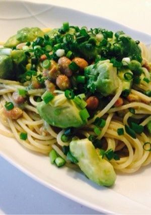 簡単★アボカド納豆パスタ〜柚子胡椒風味〜-レシピのメイン写真