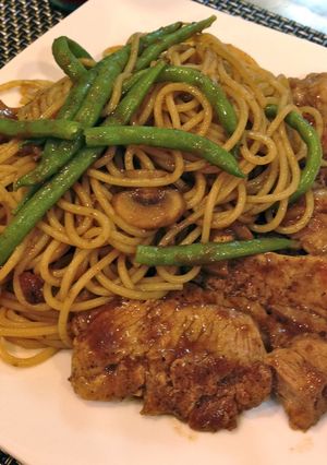 デミソースが決めてのポーク(豚)パスタ-レシピのメイン写真