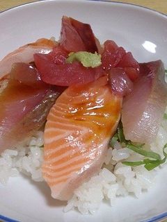 お刺身の切り落としで海鮮丼-レシピのメイン写真