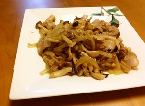 玉ねぎとシメジ入り豚肉の生姜焼き-レシピのメイン写真