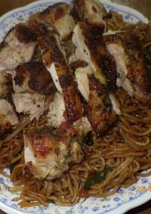 大山鶏のハーブ焼きのっけ焼きそば-レシピのメイン写真
