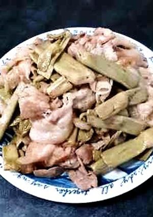 春の味☆イタドリと豚肉の炒めもの-レシピのメイン写真