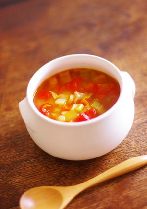 野菜とベーコンのトマトコンソメスープ-レシピのメイン写真