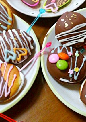 バレンタイン❤ウーピーパイdeチョコデコ-レシピのメイン写真