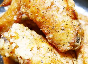 パリッとジューシー！鶏手羽先の塩唐揚げ-レシピのメイン写真