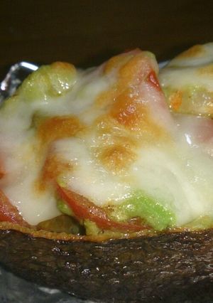 彩り良し！アボカドと海老のチーズ焼き-レシピのメイン写真