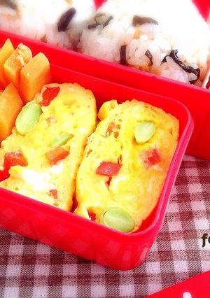 お弁当の彩りに♪パプリカと枝豆の卵焼き-レシピのメイン写真