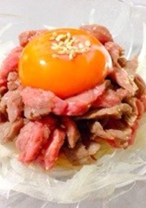ローストビーフが余ったら☆ユッケに-レシピのメイン写真