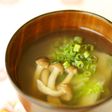 しめじの旨味を楽しむ白菜入りすまし汁