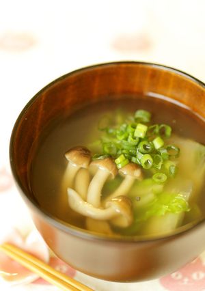 しめじの旨味を楽しむ白菜入りすまし汁-レシピのメイン写真