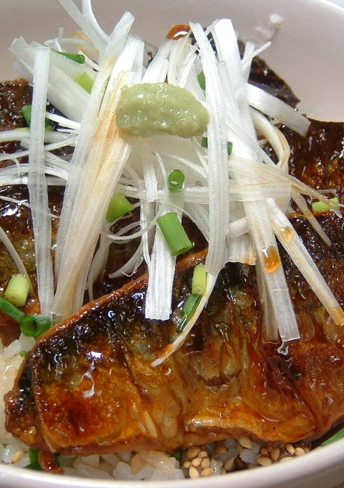 家族に好評！　青魚の蒲焼丼-レシピのメイン写真