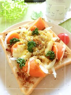 鶏そぼろ×やわらか人参のカレートースト-レシピのメイン写真