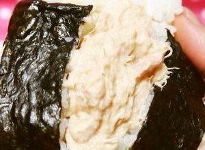 油が染み出ない♬ツナマヨおにぎりの作り方-レシピのメイン写真