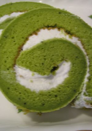 ミックスを使って簡単に♪抹茶ロールケーキ-レシピのメイン写真