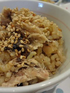 サバ缶で炊き込み玄米ごはん♪-レシピのメイン写真