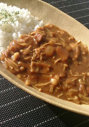 煮込まない！エノキとベーコンのカレー-レシピのメイン写真