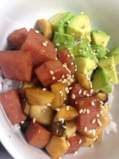 スパムとアボガドとエリンギ丼-レシピのメイン写真