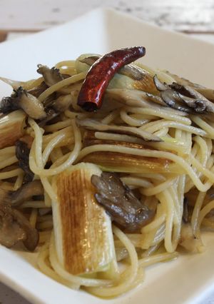 舞茸と焼き葱のペペロンチーノ-レシピのメイン写真