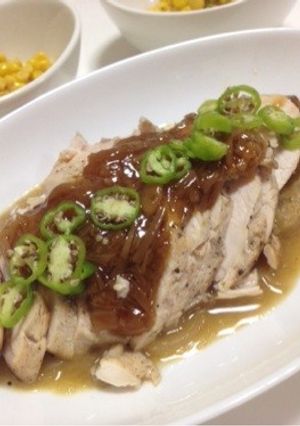 主菜:しっとり鶏むね肉 ごま玉ねぎソース-レシピのメイン写真