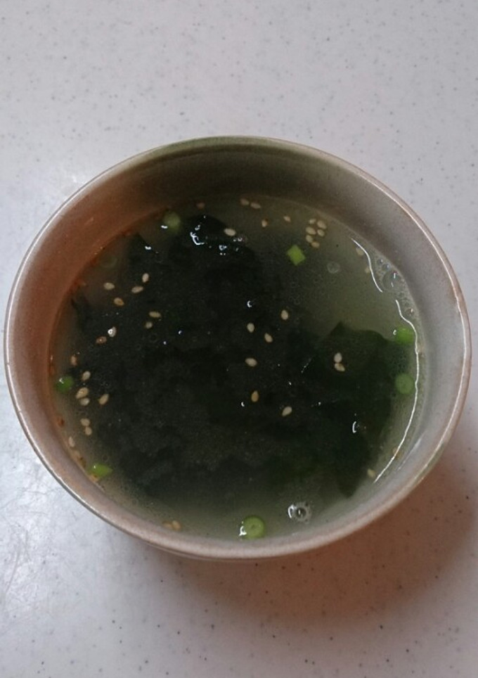 お湯を注ぐだけ簡単ウエイパーわかめスープ-レシピのメイン写真