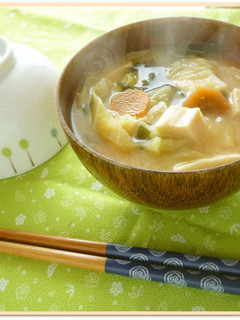 定食屋さんの具沢山でおいし~お味噌汁*-レシピのメイン写真