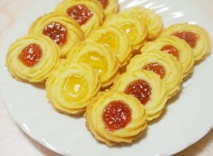 ジャムできらきら☆絞り出しクッキー-レシピのメイン写真