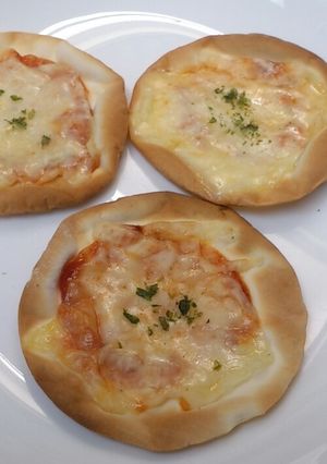 簡単☆餃子の皮でパリパリピザ♪-レシピのメイン写真