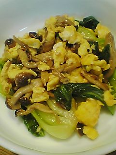 青梗菜としめじといり卵の中華炒め-レシピのメイン写真