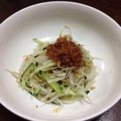 รูปของ きゅうりともやしのシャキシャキ梅肉サラダ