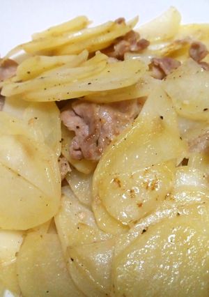 がっつりスタミナ♪豚じゃがにんにく炒め-レシピのメイン写真