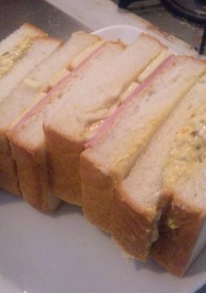 定番に一工夫♥カレー風味のサンドイッチ-レシピのメイン写真
