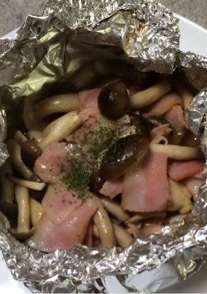 簡単☆しめじベーコンバターアルミ焼き☆-レシピのメイン写真