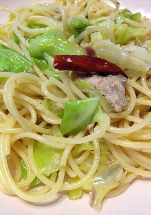 簡単♪キャベツ＋さば水煮缶ペペロンチーノ-レシピのメイン写真