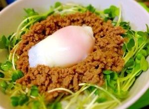 大好評！簡単カフェご飯！鶏そぼろ丼-レシピのメイン写真