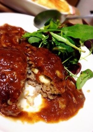 肉々しい!チーズin煮込みハンバーグ♡-レシピのメイン写真