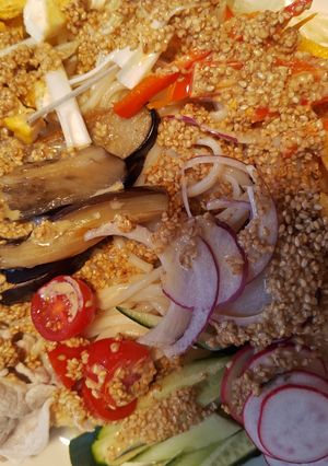 自家製胡麻だれでカラフルサラダうどん-レシピのメイン写真