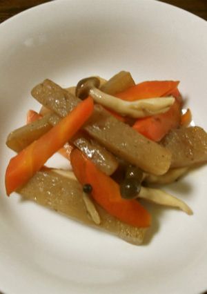 こんにゃくと人参の炒め物-レシピのメイン写真