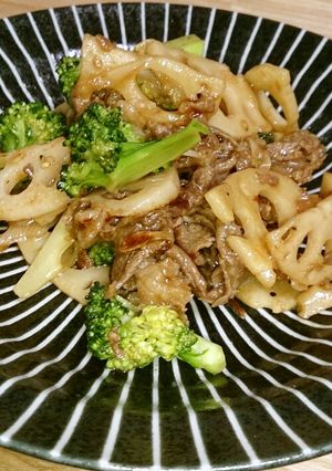 牛肉とれんこんの炒めもの@焼き肉のたれ-レシピのメイン写真