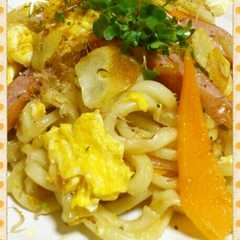รูปของ 簡単♪10分でみんな大好き卵入焼きうどん
