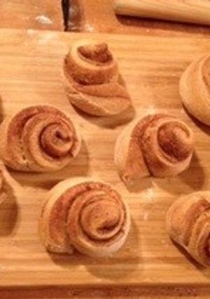 全粒粉と粉末酵母のシナモンロール-レシピのメイン写真