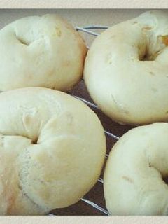 つやもっち*ふんわり*マンゴーベーグル-レシピのメイン写真