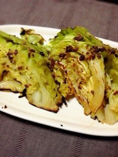 春キャベツの蒸し焼きアンチョビソース-レシピのメイン写真