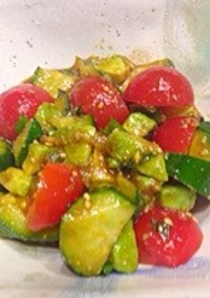 アボカドとトマトのニンニク醤油和え-レシピのメイン写真