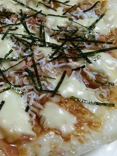 お正月!残ったお餅でフライパン餅ピザ♪-レシピのメイン写真