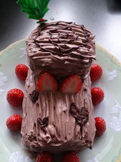 市販のロールケーキでブッシュドノエル-レシピのメイン写真