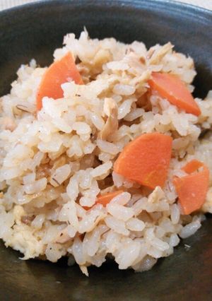 サバ味噌缶で♪簡単炊き込み御飯♥-レシピのメイン写真