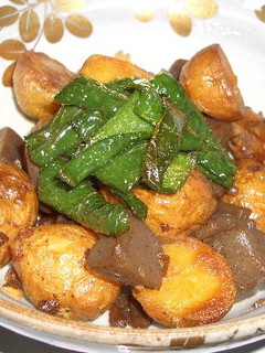 新じゃがとこんにゃくの揚げ煮-レシピのメイン写真