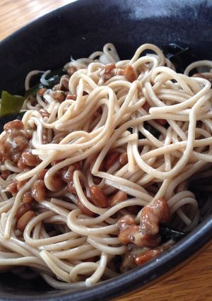 手抜きひとりランチ☆納豆わかめそば-レシピのメイン写真