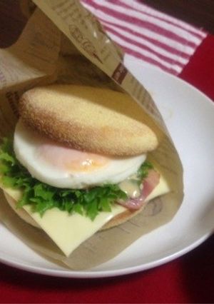 朝マック風ベーコンエッグマフィン♪-レシピのメイン写真