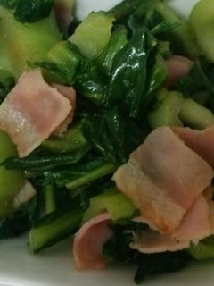 ダラ嫁★チンゲン菜のベーコン炒め-レシピのメイン写真